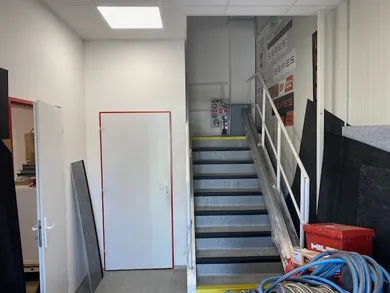 Na prenájom komerčné, 311 m², Bratislava-Ružinov
