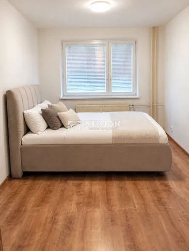 Na prenájom 3-izbový byt, 70 m², Banská Bystrica