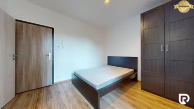 Na predaj 1-izbový byt, 19 m², Bratislava-Petržalka, Antolská