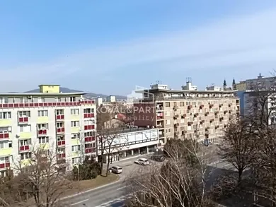 Na predaj 3-izbový byt, 68 m², Nitra, Štúrova