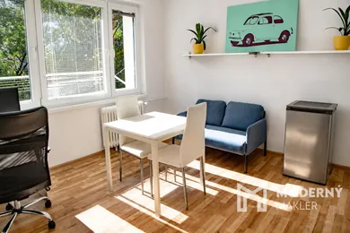 Mieszkania na wynajem, 1-pokojowe, Banská Bystrica · €570