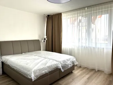 Na prenájom 2-izbový byt, 66 m², Banská Bystrica, Bronzová