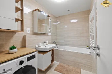 Na prenájom 3-izbový byt, 69 m², Bratislava-Staré Mesto, Bottova