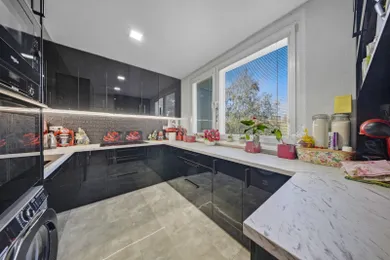 Eladó lakások, 4-szobás, Bratislava-Vrakuňa · €269 000