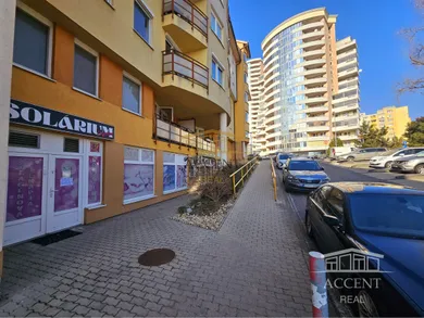 Na predaj komerčné v Bratislava-Karlova Ves · €259 000 · Novostavba