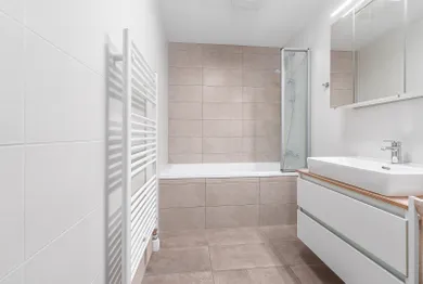 Na prenájom 2-izbový byt, 70 m², Bratislava-Ružinov, Jarabinková