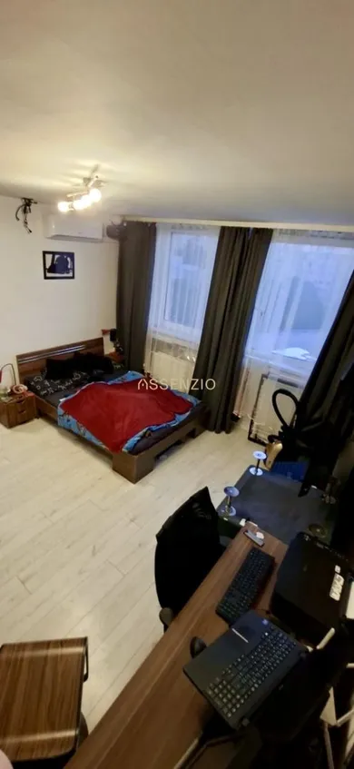 Na predaj 1-izbový byt, 36 m², Bratislava-Petržalka, Halová