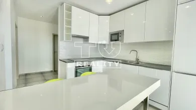 Mieszkania na sprzedaż, 2-pokojowe, Dubnica nad Váhom · €132 999