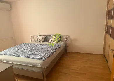 Na predaj 2-izbový byt, 57 m², Bratislava-Petržalka, Budatínska