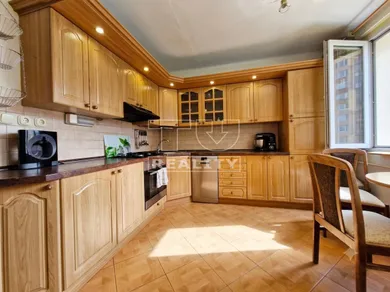 Mieszkania na sprzedaż, 3-pokojowe, Topoľčany · €135 000
