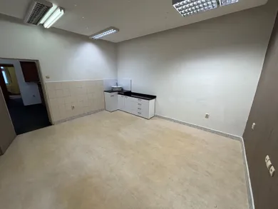 Na prenájom komerčné, 95 m², Bratislava-Staré Mesto, Obchodná