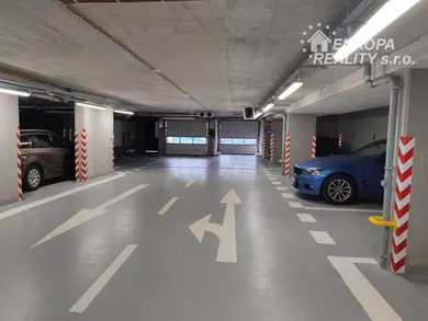 Na prenájom 2-izbový byt, 45 m², Bratislava-Dúbravka, Polianky