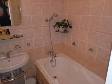 Na predaj 4-izbový byt, 77 m², Bratislava-Dúbravka, Bullova