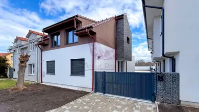 Na predaj 4-izbový byt, 86 m², Senec, Hviezdoslavova