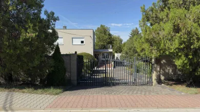 Na predaj 5-izbový dom, 153 m², Bratislava-Záhorská Bystrica