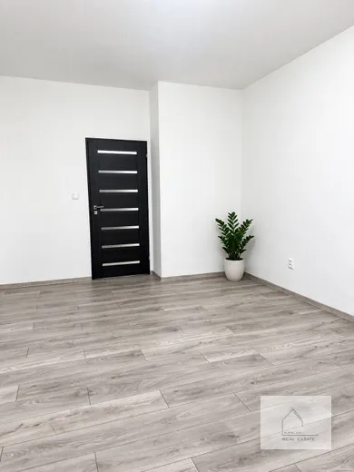 Na predaj 3-izbový byt, 64 m², Vráble, Sídl. Kaška