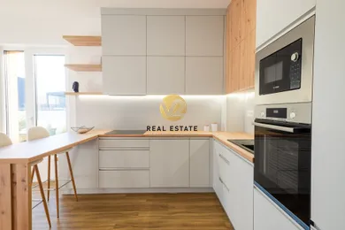 Na prenájom 2-izbový byt, 66 m², Nitra, Piaristická