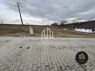 Na predaj pozemok, 703 m², Piešťany