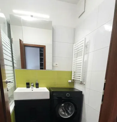 Na prenájom 2-izbový byt, 56 m², Bratislava-Ružinov, Nevädzová