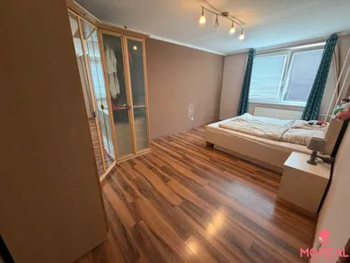 Na predaj 3-izbový byt, 82 m², Topoľčany, Krušovská