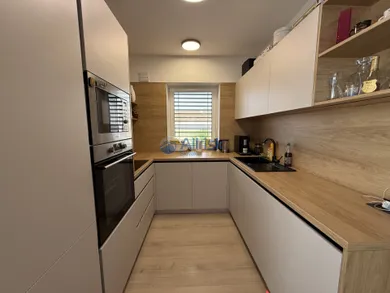 Na predaj 4-izbový byt, 115 m², Šaľa, Slnečná
