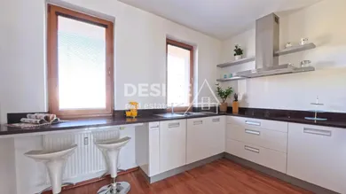 Na predaj 3-izbový byt, 82 m², Pezinok, Suvorovova