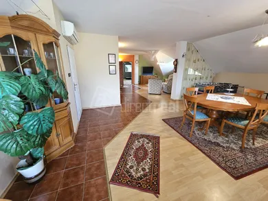 Na predaj dom, 240 m², Galanta, Kpt. Uhra