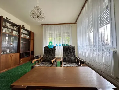 Na predaj 4-izbový dom, 165 m², Trhová Hradská