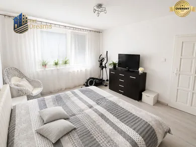 Na prenájom 1-izbový byt, 38 m², Šaľa, Jazerná