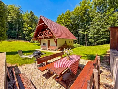 Domy rekreacyjne na wynajem, 3-pokojowe, Nová Baňa · €700