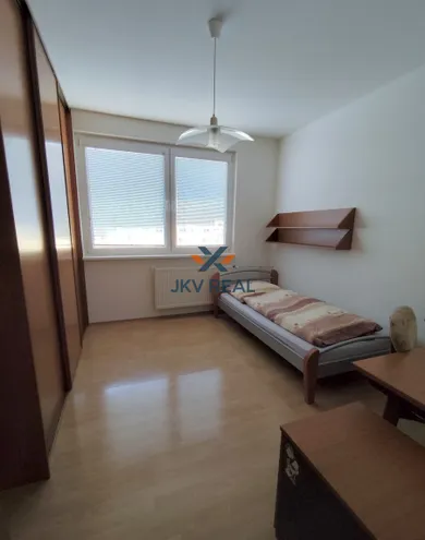 Na prenájom 3-izbový byt, 75 m², Poprad, Jesenná