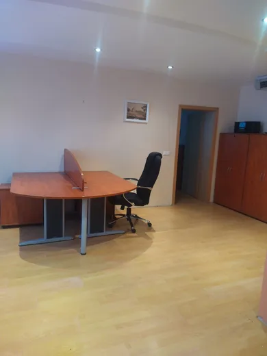 Na prenájom komerčné, 100 m², Bratislava-Ružinov, Záhradnícka