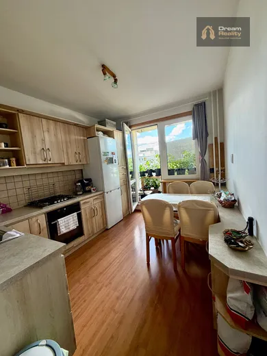 Квартиры в аренду, 3-комнатные, Žilina · €520