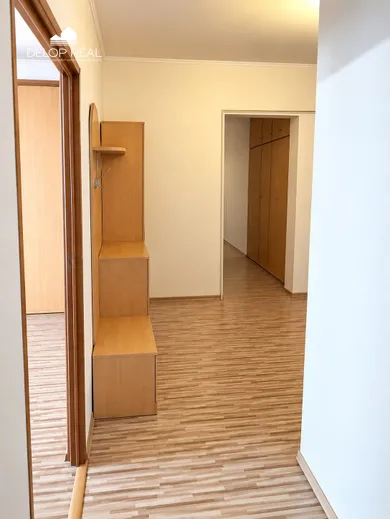 Na predaj 3-izbový byt, 72 m², Nové Zámky, Komárňanská