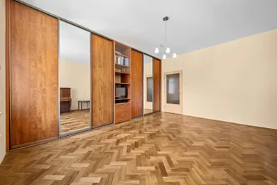 Na predaj 3-izbový byt, 103 m², Bratislava-Staré Mesto, Benediktiho