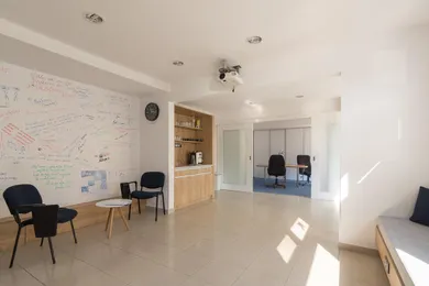Na predaj komerčné, 100 m², Bratislava-Ružinov, Mierová