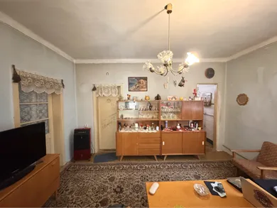 Na predaj 3-izbový dom, 241 m², Tvrdošovce