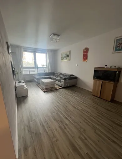 Na prenájom 3-izbový byt, 78 m², Bratislava-Nové Mesto, Nobelova