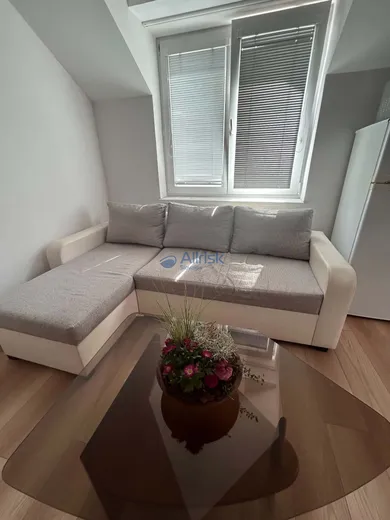 Na prenájom 2-izbový byt, 59 m², Prešov, Kováčska