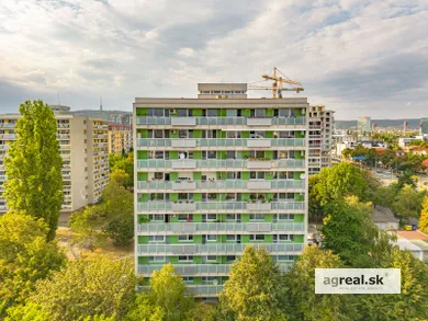 Apartments for sale, 4-room in Bratislava-Ružinov · €299,000