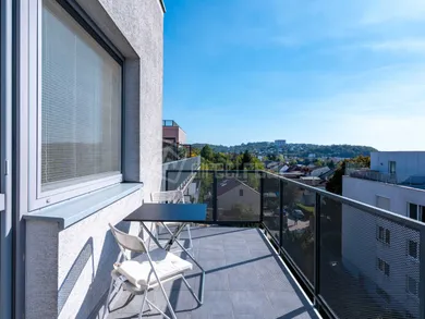 Na predaj 1-izbový byt, 53 m², Bratislava-Staré Mesto, K lomu