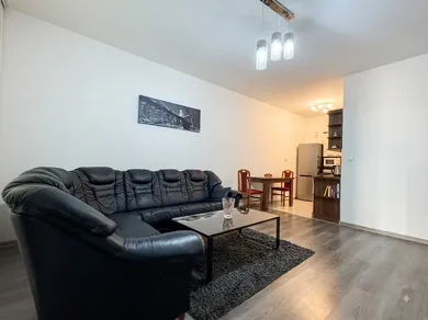 Byty na prenájom 2-izbový, Pezinok · €550