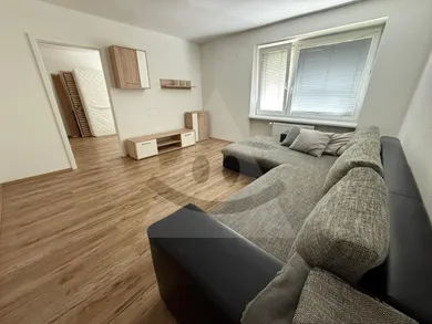 Mieszkania na wynajem, 2-pokojowe, Prievidza · €540