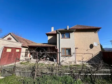 Na predaj 4-izbový dom, 188 m², Bzovská Lehôtka