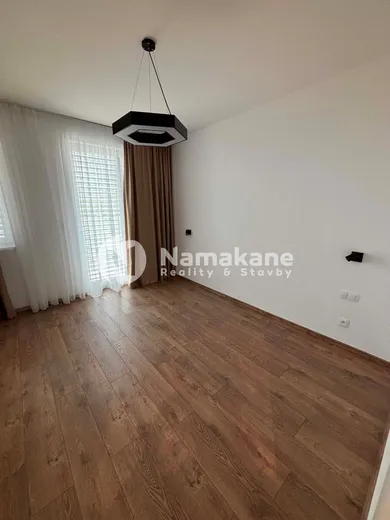 Na predaj 2-izbový byt, 72 m², Nové Zámky