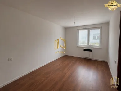 Na predaj 3-izbový dom, 299 m², Dubovce