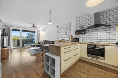 Byty na predaj 2-izbový, Bratislava-Petržalka · €275 000