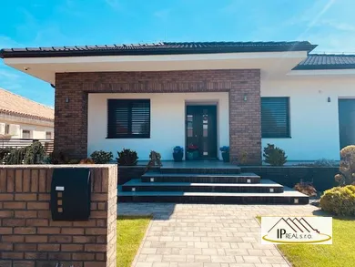 Domy na predaj, Veľké Dvorníky · €415 000