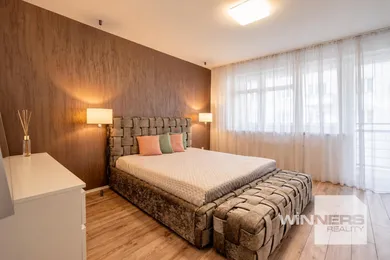 Na predaj 4-izbový byt, 167 m², Bratislava-Staré Mesto, Zámocká