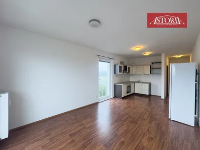 Na prenájom 3-izbový byt, 59 m², Martin, Zvolenská
